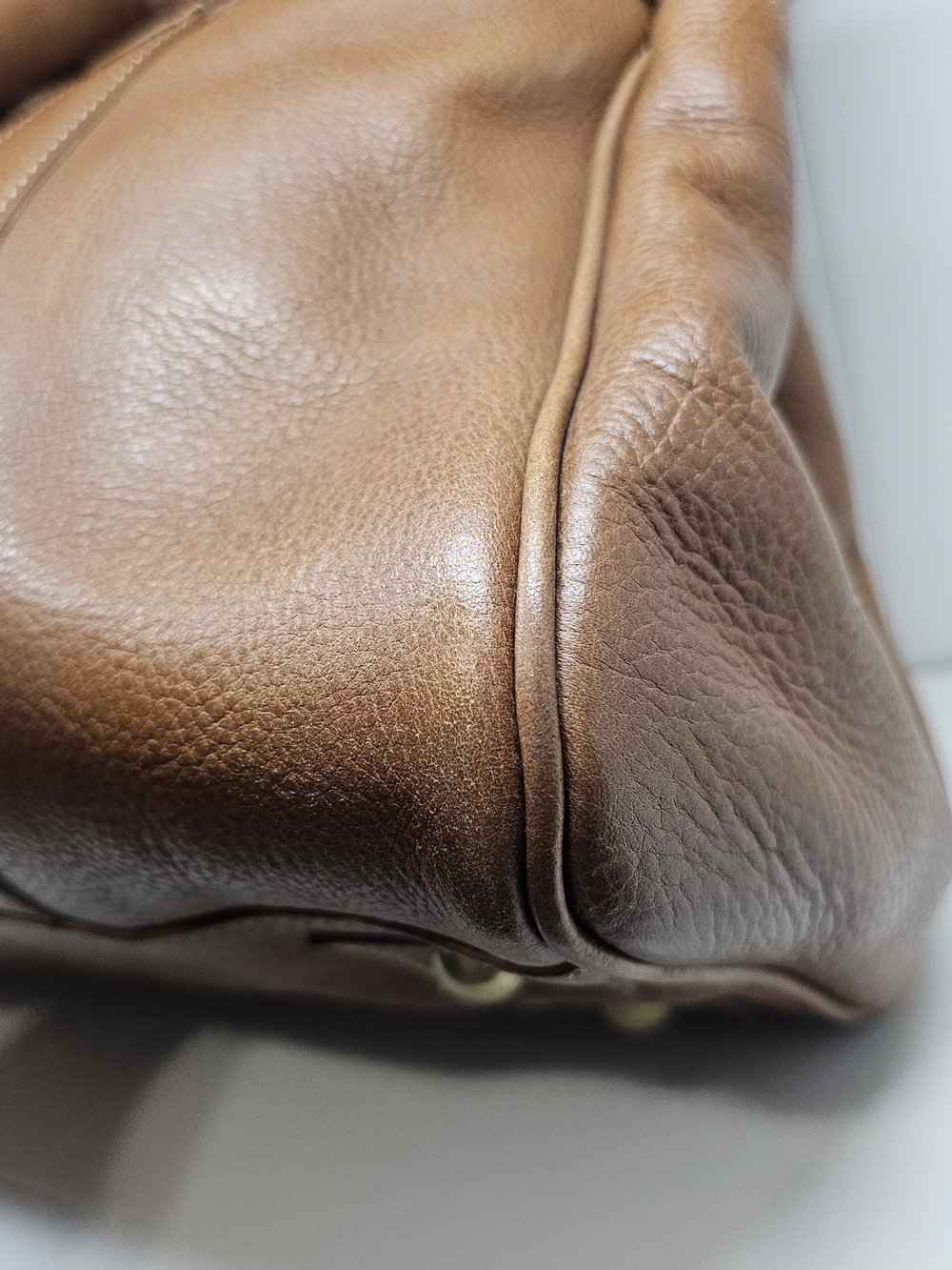 Baywater Classic Brown Leather Tote Bag with Gold Turn-Lock - Picture 8 of 16